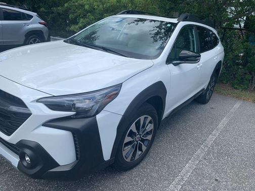 Crystal White Pearl 2024 Subaru Outback Limited