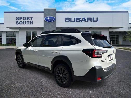 Crystal White Pearl 2025 Subaru Outback Onyx Edition