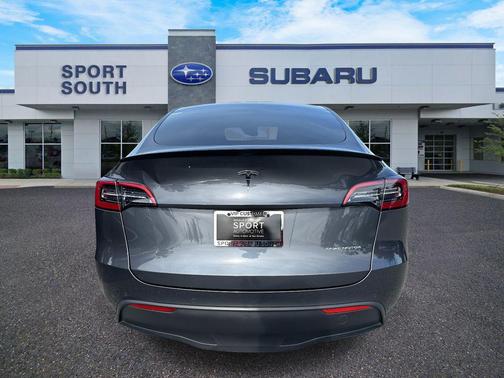 2022 Tesla Model Y Long Range Dual Motor All-Wheel Drive