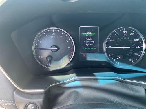 Ice Silver Metallic 2022 Subaru Outback Limited XT