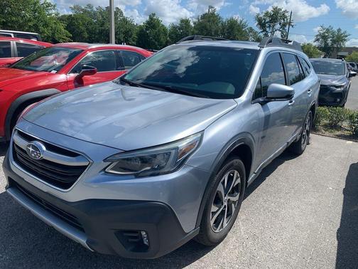 Ice Silver Metallic 2022 Subaru Outback Limited XT