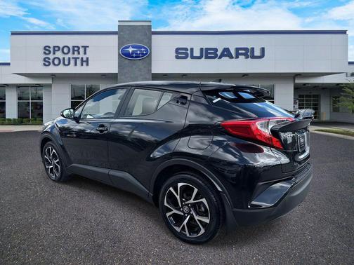 2022 Toyota C-HR XLE