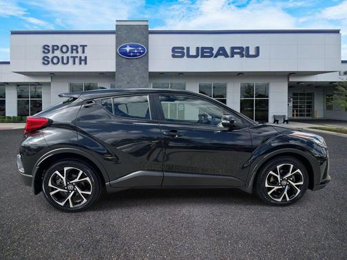 2022 Toyota C-HR XLE