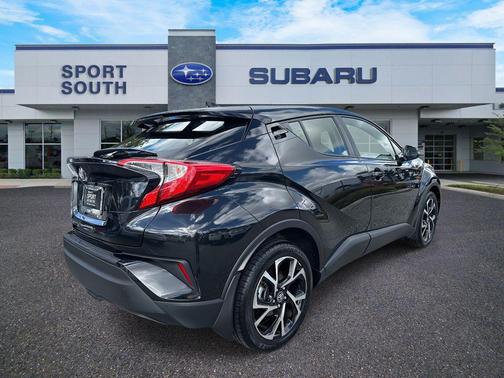 2022 Toyota C-HR XLE