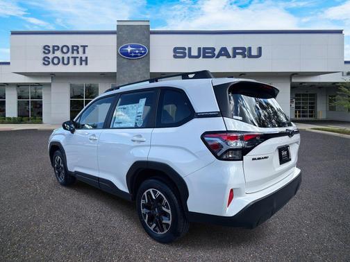 2025 Subaru Forester Base