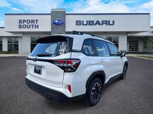 2025 Subaru Forester Base