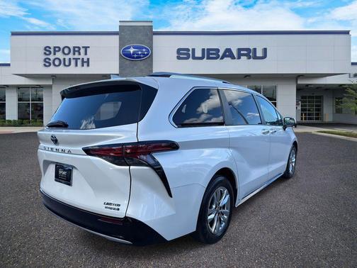 2023 Toyota Sienna Limited