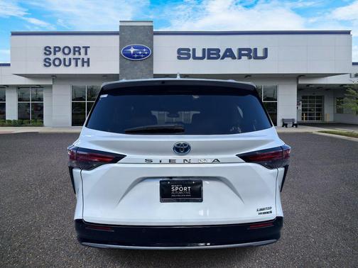 2023 Toyota Sienna Limited