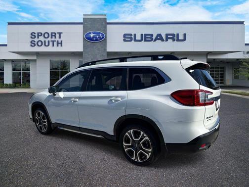 Crystal White Pearl 2023 Subaru Ascent Limited 7-Passenger