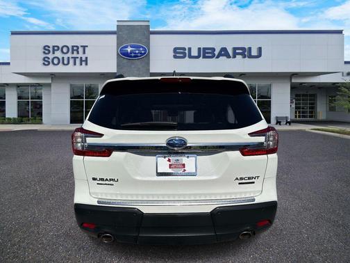 Crystal White Pearl 2023 Subaru Ascent Limited 7-Passenger