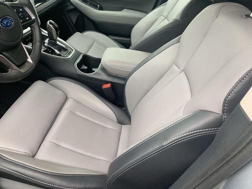 Ice Silver Metallic 2025 Subaru Outback Limited