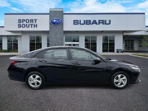 2023 Hyundai ELANTRA SE