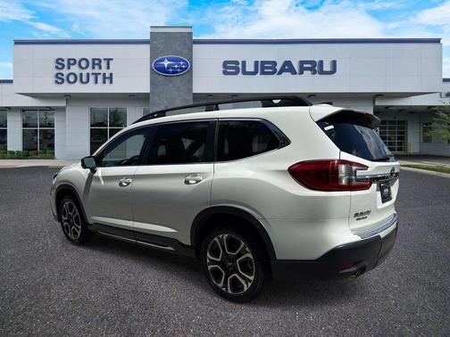 Crystal White Pearl 2023 Subaru Ascent Limited 7-Passenger