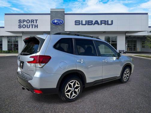 Ice Silver Metallic 2021 Subaru Forester Premium