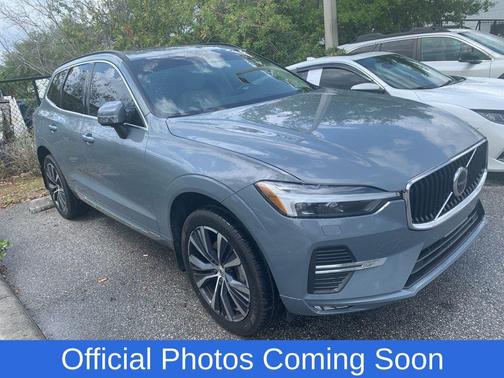 Thunder Grey Metallic 2022 Volvo XC60 B5 Momentum