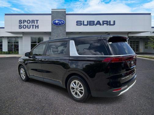 2022 Kia Carnival LXS