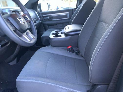 2024 RAM 1500 Classic Warlock Crew Cab 4x4 5'7' Box