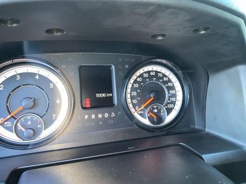 2024 RAM 1500 Classic Warlock Crew Cab 4x4 5'7' Box