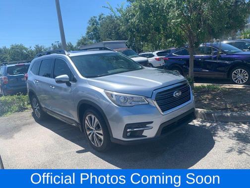 Ice Silver Metallic 2022 Subaru Ascent Limited 7-Passenger