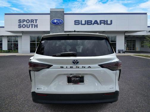 Wind Chill Pearl 2025 Toyota Sienna XLE