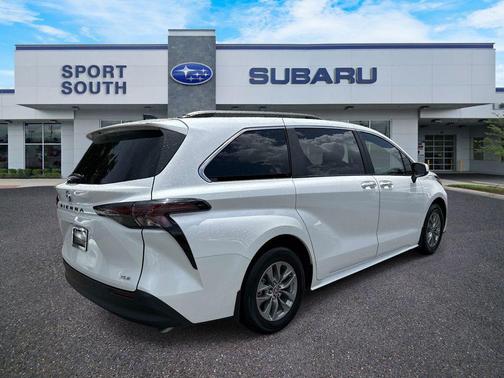 Wind Chill Pearl 2025 Toyota Sienna XLE