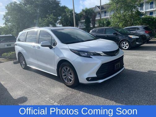 Wind Chill Pearl 2025 Toyota Sienna XLE