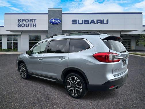 Crystal White Pearl 2024 Subaru Ascent Limited 7-Passenger