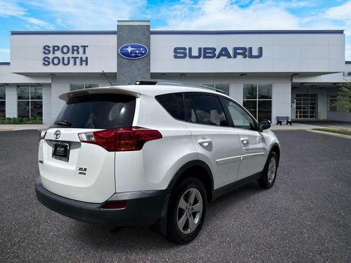 Super White 2015 Toyota RAV4 XLE