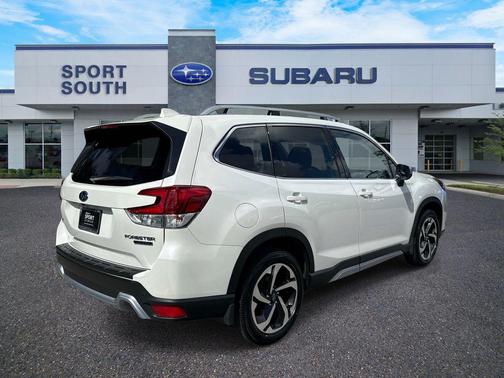 Crystal White Pearl 2023 Subaru Forester Touring