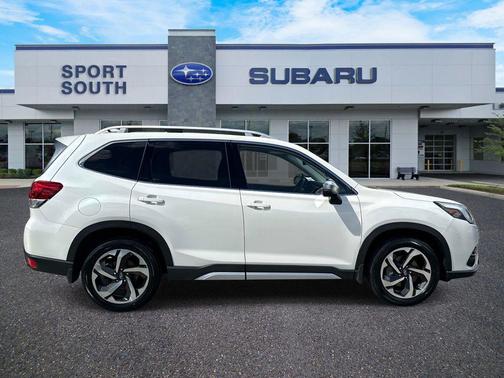 Crystal White Pearl 2023 Subaru Forester Touring