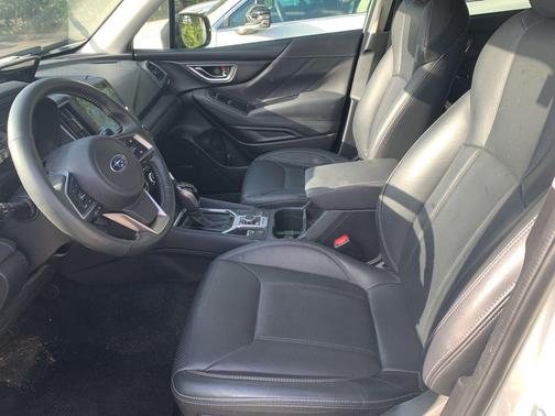 Crystal White Pearl 2023 Subaru Forester Touring