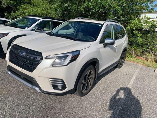 Crystal White Pearl 2023 Subaru Forester Touring
