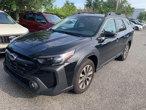 Crystal Black Silica 2023 Subaru Outback Limited
