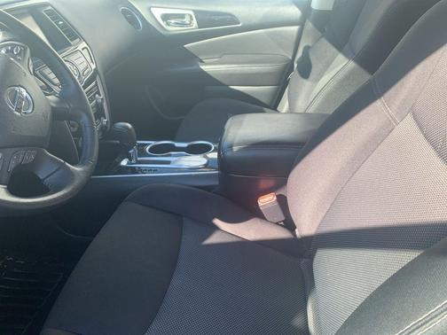 2019 Nissan Pathfinder SV