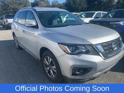 2019 Nissan Pathfinder SV
