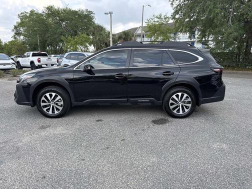 Crystal Black Silica 2025 Subaru Outback Premium