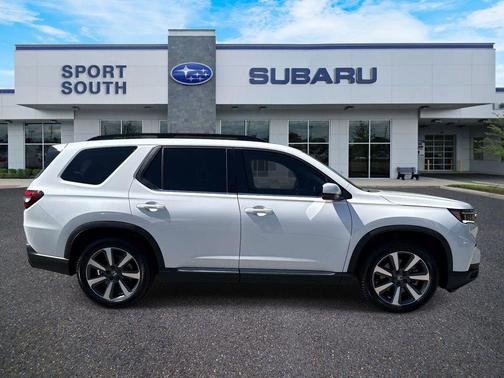 Platinum White Pearl 2024 Honda Pilot Touring 8-Passenger