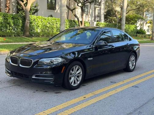 2014 BMW 528 528i Sedan 4D