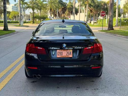 2014 BMW 528 528i Sedan 4D