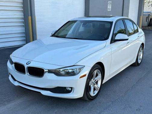 White 2014 BMW 320 i