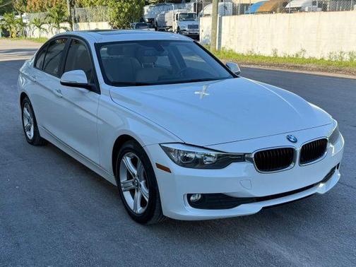 White 2014 BMW 320 i