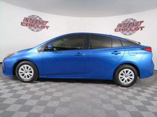 2021 Toyota Prius LE