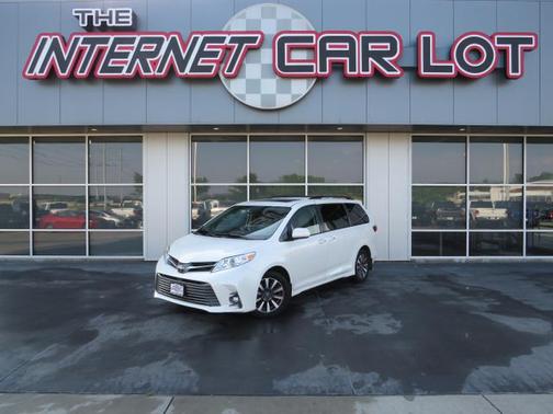 2020 Toyota Sienna XLE