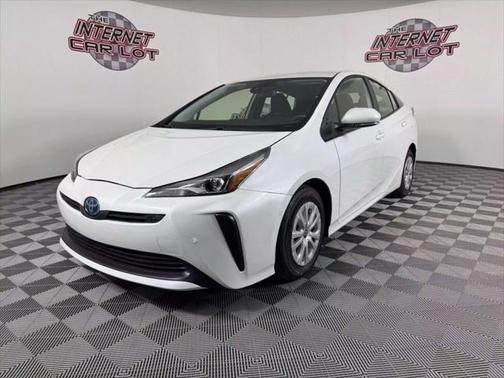 2022 Toyota Prius LE