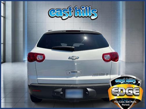 Summit White 2010 Chevrolet Traverse LT