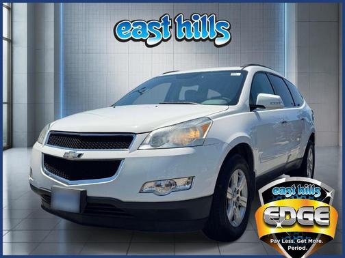Summit White 2010 Chevrolet Traverse LT