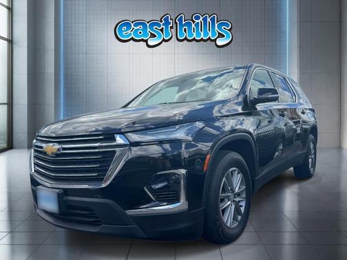 Mosaic Black Metallic 2023 Chevrolet Traverse LT Leather