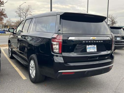 2024 Chevrolet Suburban LT