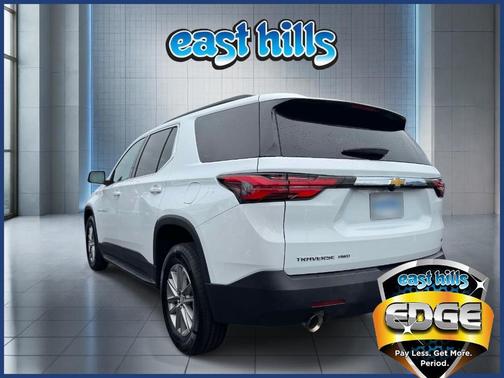Summit White 2023 Chevrolet Traverse LT Cloth
