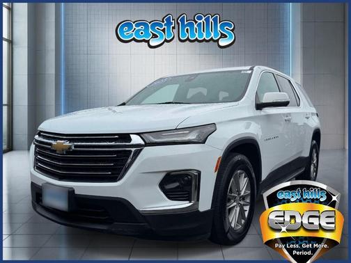 Summit White 2023 Chevrolet Traverse LT Cloth